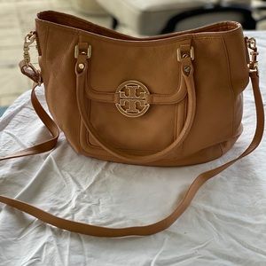 Tory Burch leather Amanda Hobo bag, tan